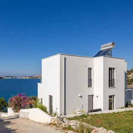 Ferienhaus Fur 8 Personen Und 1 Kind In Dvornica, Dalmatien Norddalmatien Holiday home *