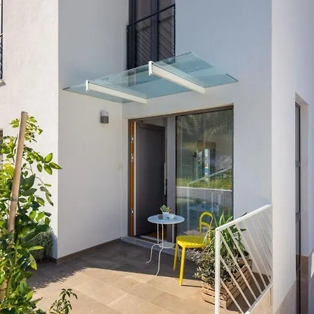 Ferienhaus Fur 8 Personen Und 1 Kind In Dvornica, Dalmatien Norddalmatien Holiday home Rogoznica (Sibenik-Knin)